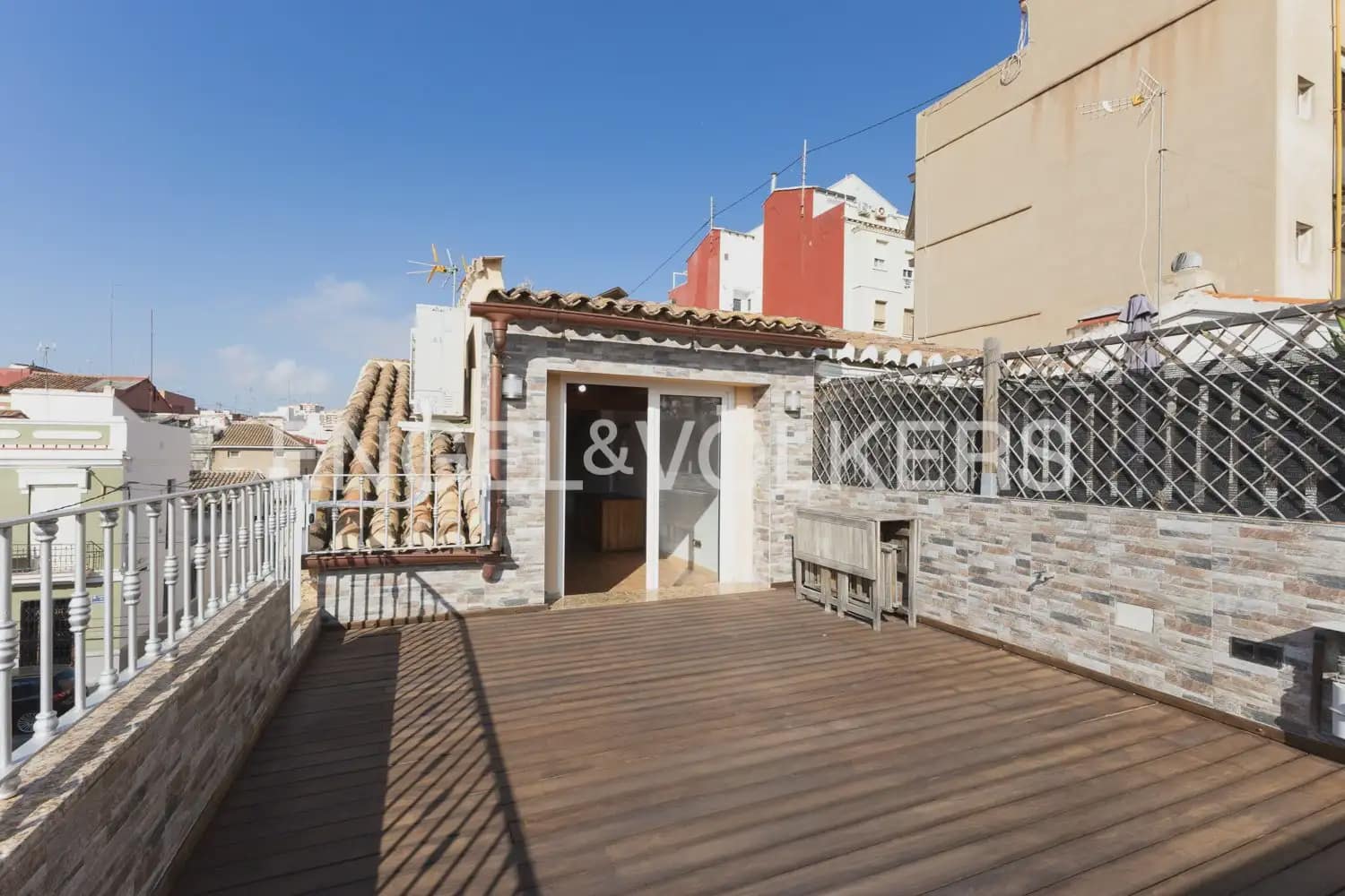 3 bedroom Townhouse for rent in Valencia city - € 1,900 (Ref: 10154291)