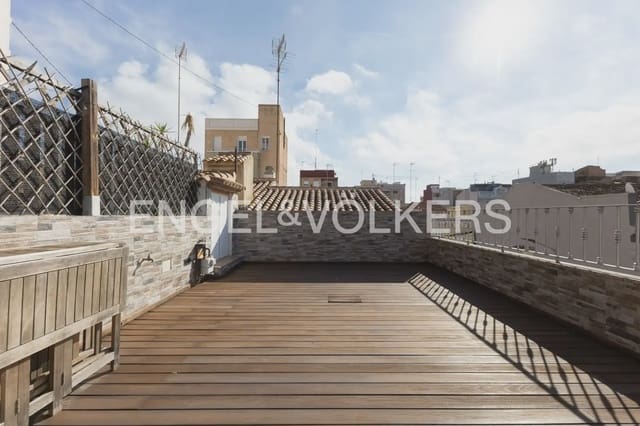 3 bedroom Townhouse for rent in Cabanyal-Canyamelar, Valencia city - € 1,900 (Ref: 10154291)