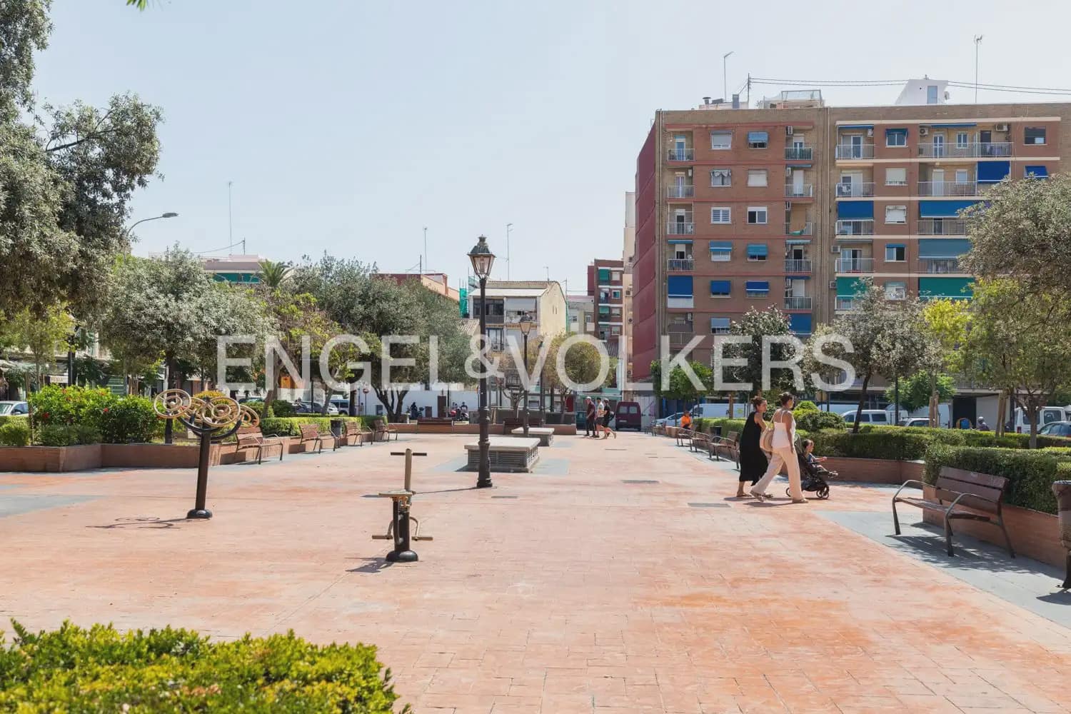 3 bedroom Townhouse for rent in Valencia city - € 1,900 (Ref: 10154291)