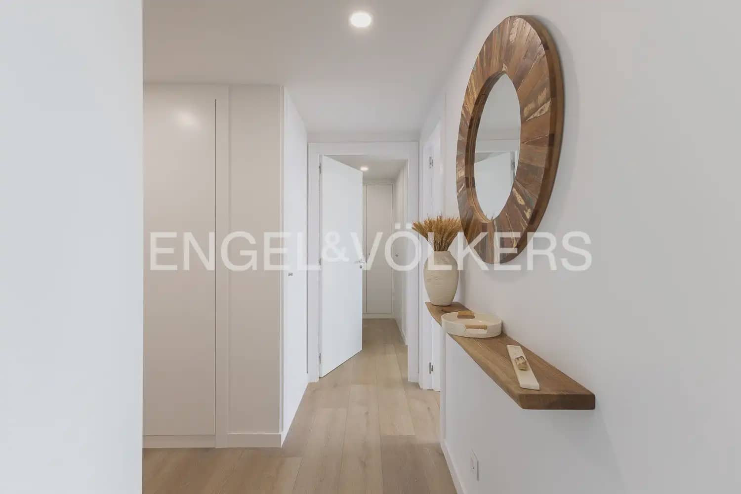 2 bedroom Flat for rent in Puig with pool garage - € 2,100 (Ref: 10155757)