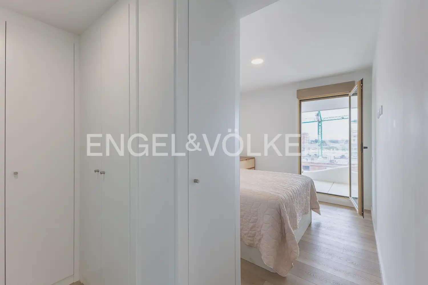 2 bedroom Flat for rent in Puig with pool garage - € 2,100 (Ref: 10155757)