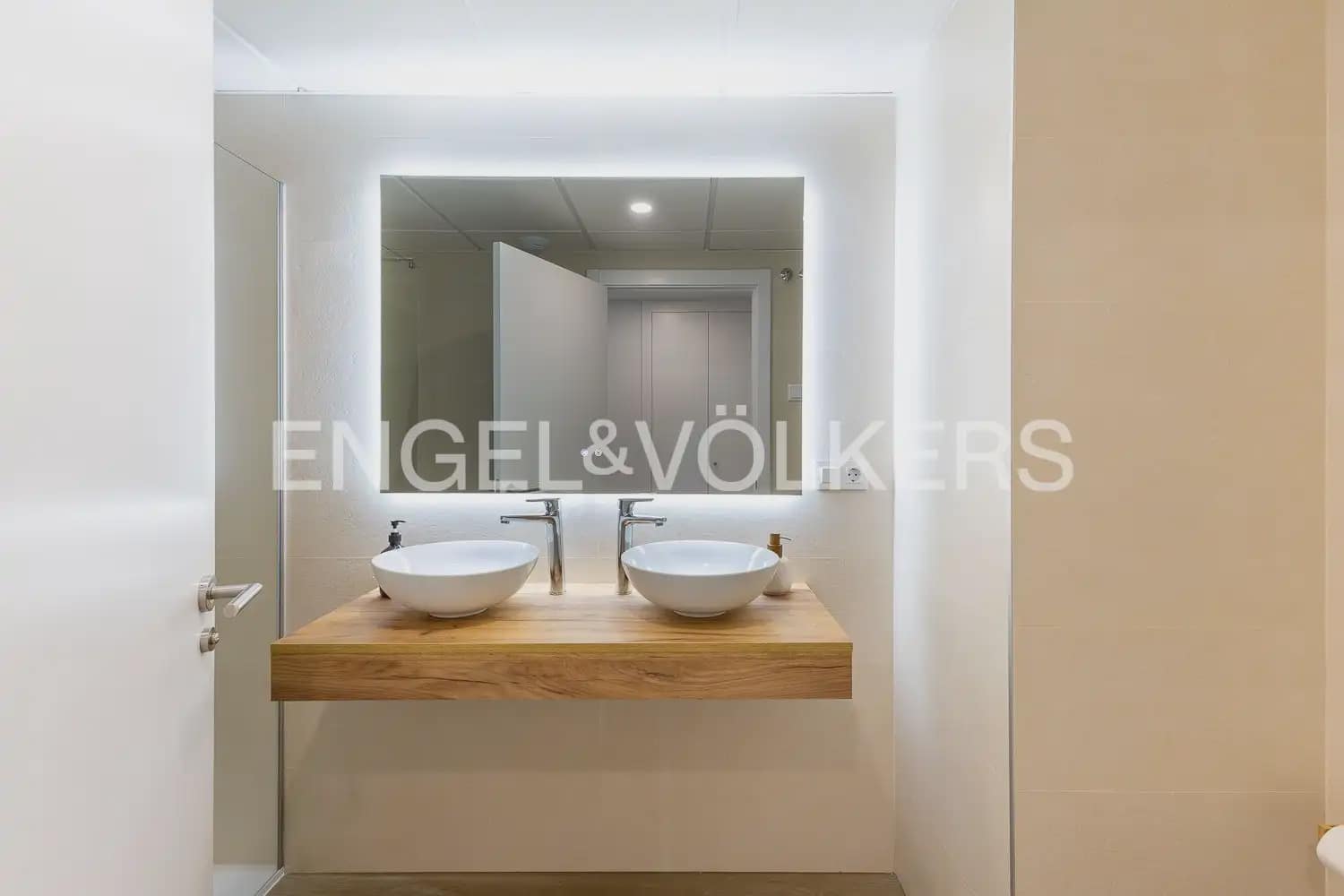 2 bedroom Flat for rent in Puig with pool garage - € 2,100 (Ref: 10155757)
