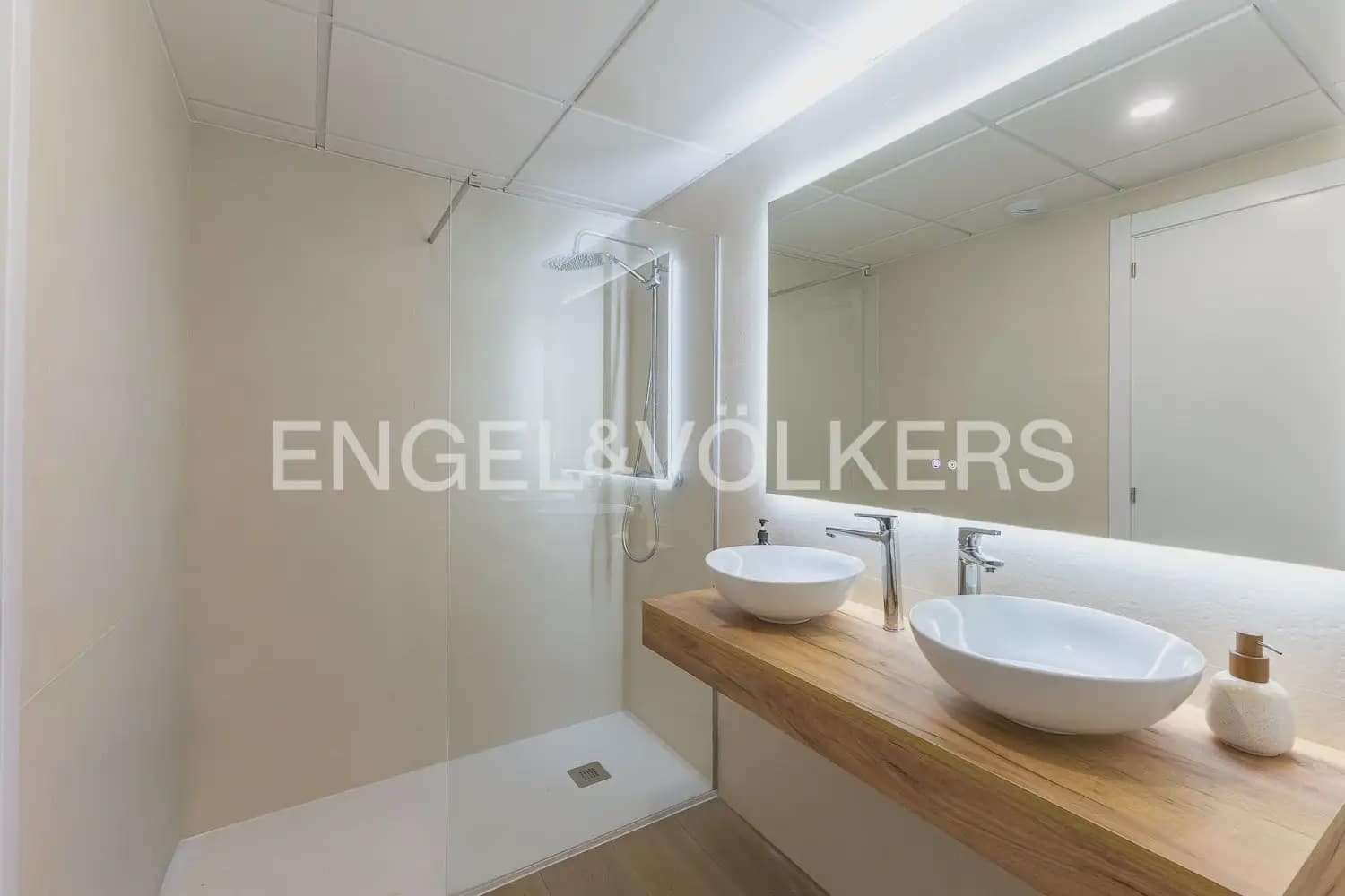 2 bedroom Flat for rent in Puig with pool garage - € 2,100 (Ref: 10155757)