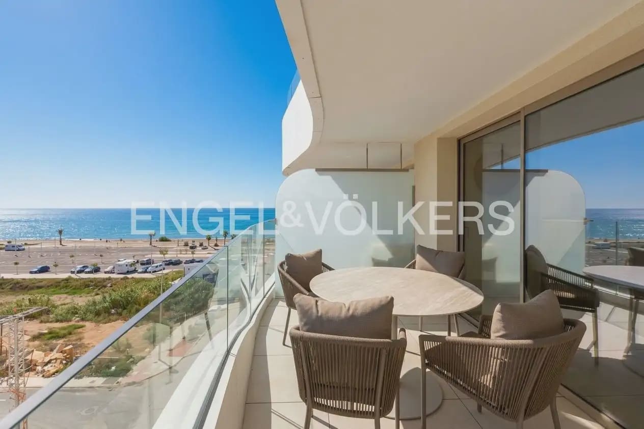 2 bedroom Flat for rent in Puig with pool garage - € 2,100 (Ref: 10155757)