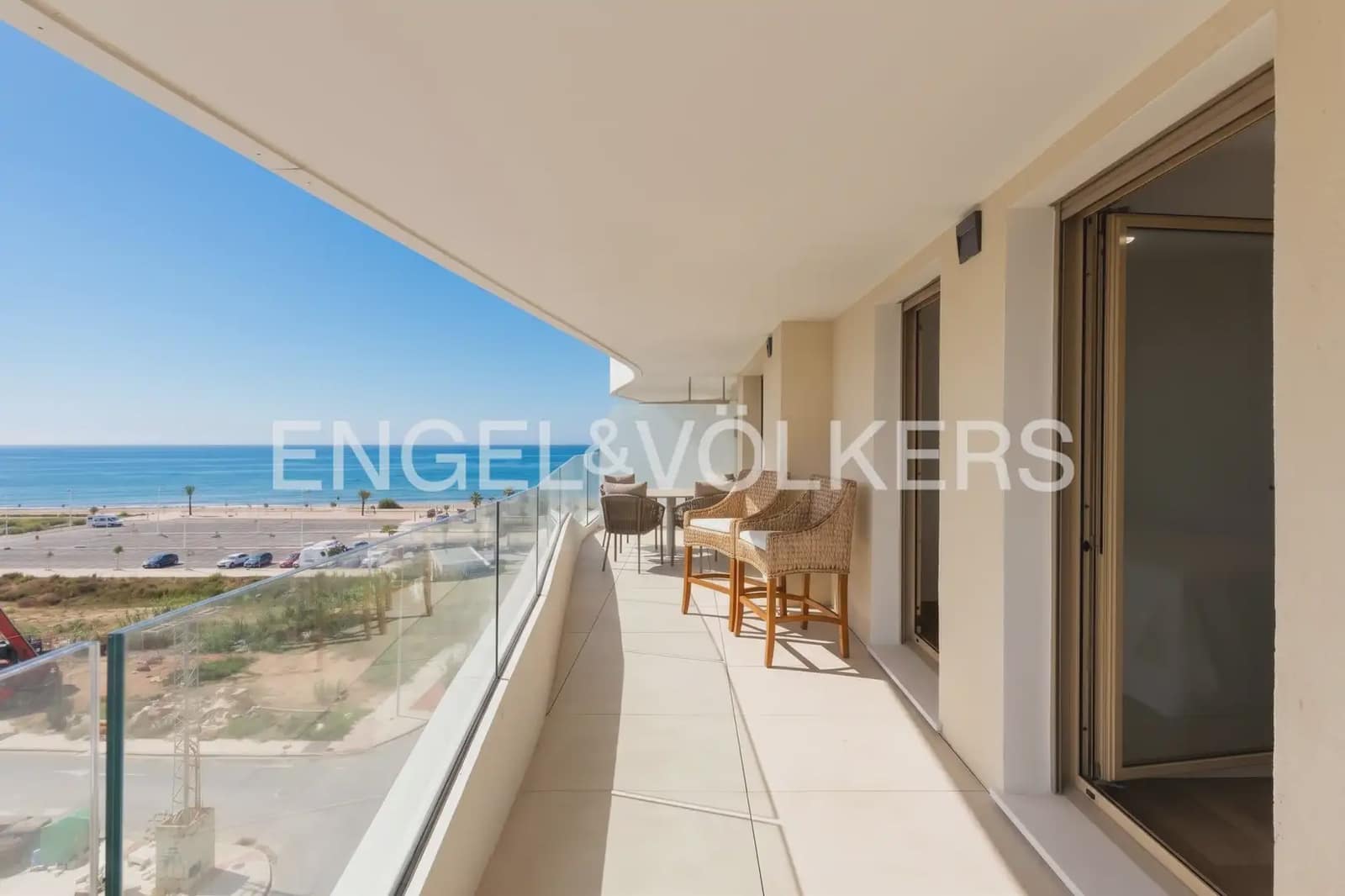 2 bedroom Flat for rent in Puig with pool garage - € 2,100 (Ref: 10155757)