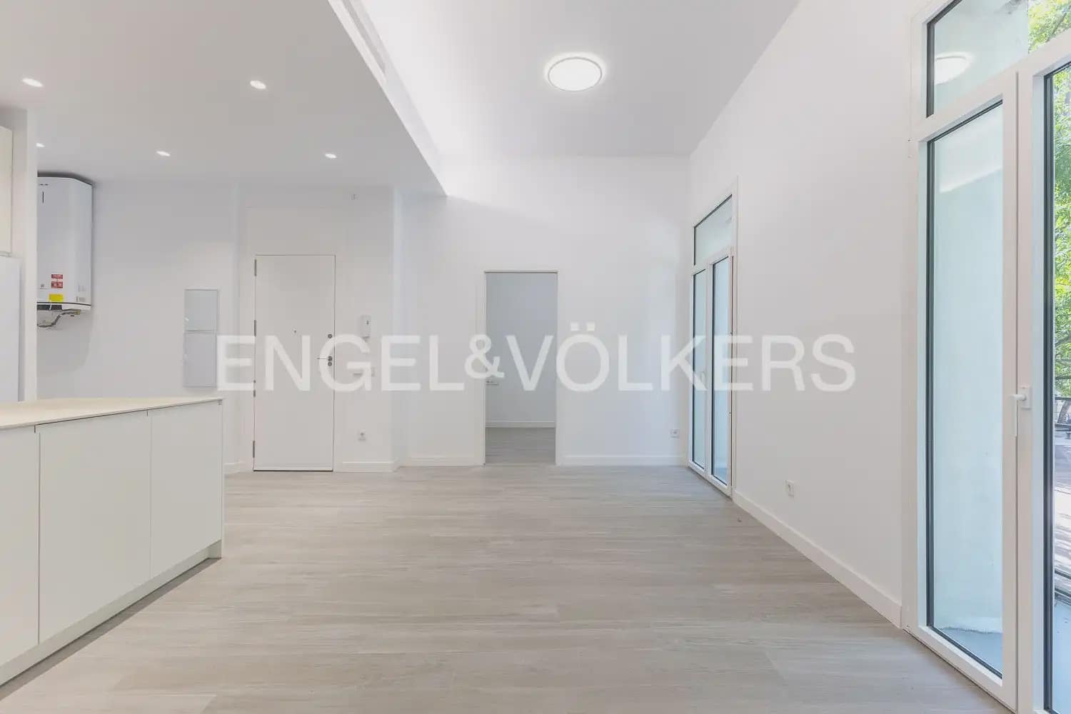 3 sovrum Lägenhet att hyra i Valencia stad - 2 500 € (Ref: 10155758)