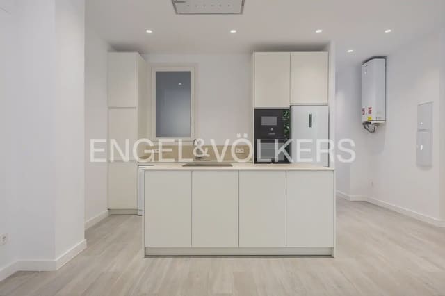 3 slaapkamer Flat te huur in La Gran Via, Valencia stad - € 2.500 (Ref: 10155758)