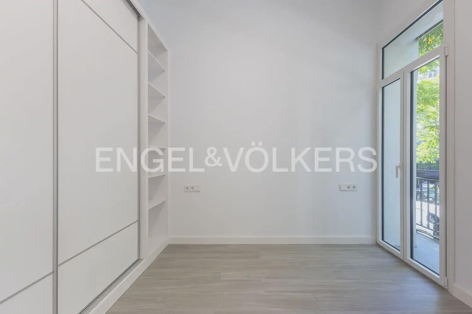 3 sovrum Lägenhet att hyra i Valencia stad - 2 500 € (Ref: 10155758)