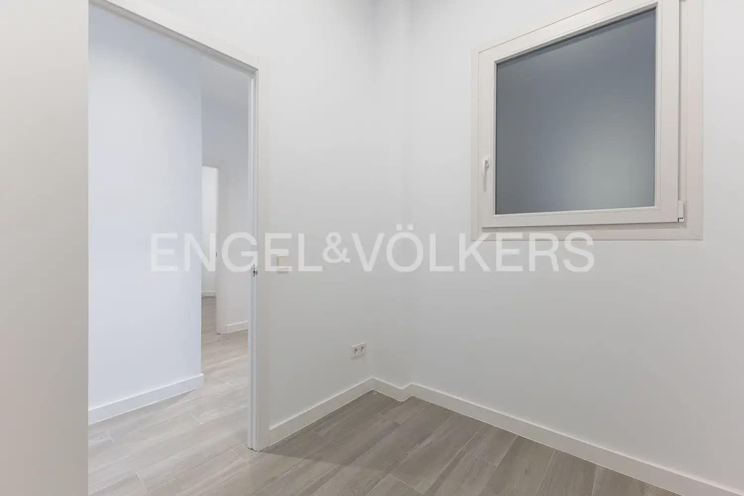 3 sovrum Lägenhet att hyra i Valencia stad - 2 500 € (Ref: 10155758)