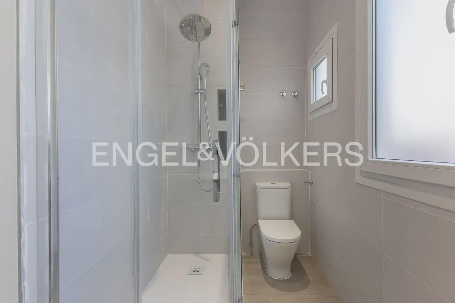3 sovrum Lägenhet att hyra i Valencia stad - 2 500 € (Ref: 10155758)