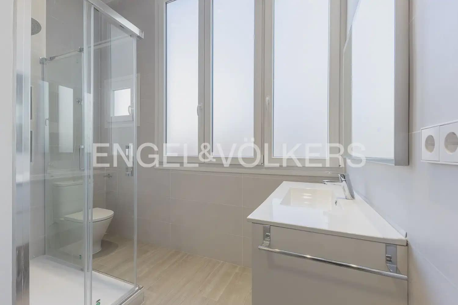3 sovrum Lägenhet att hyra i Valencia stad - 2 500 € (Ref: 10155758)