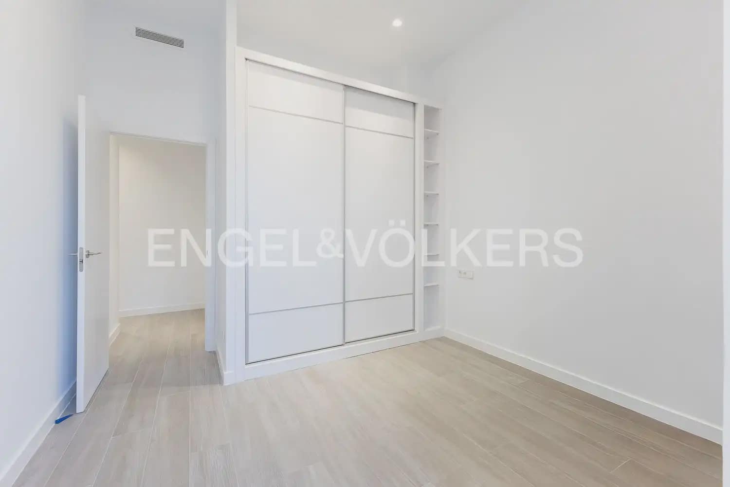 3 sovrum Lägenhet att hyra i Valencia stad - 2 500 € (Ref: 10155758)