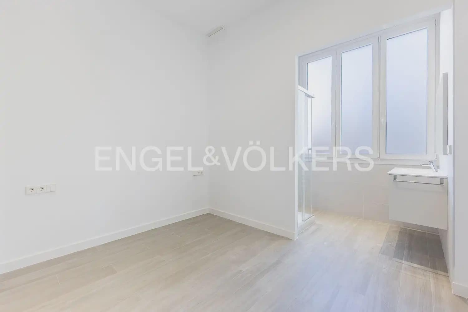 3 sovrum Lägenhet att hyra i Valencia stad - 2 500 € (Ref: 10155758)
