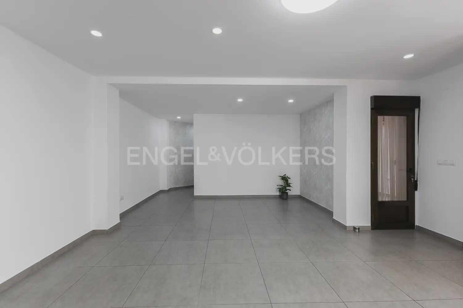 Piso de 2 habitaciones en València ciudad en alquiler - 1.300 € (Ref: 10155759)