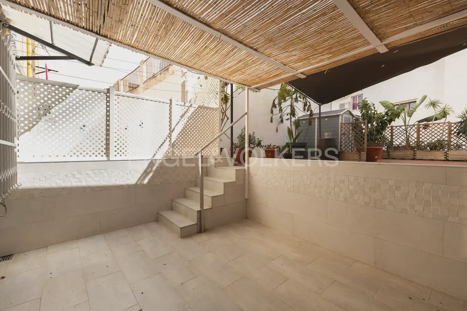 Piso de 2 habitaciones en València ciudad en alquiler - 1.300 € (Ref: 10155759)