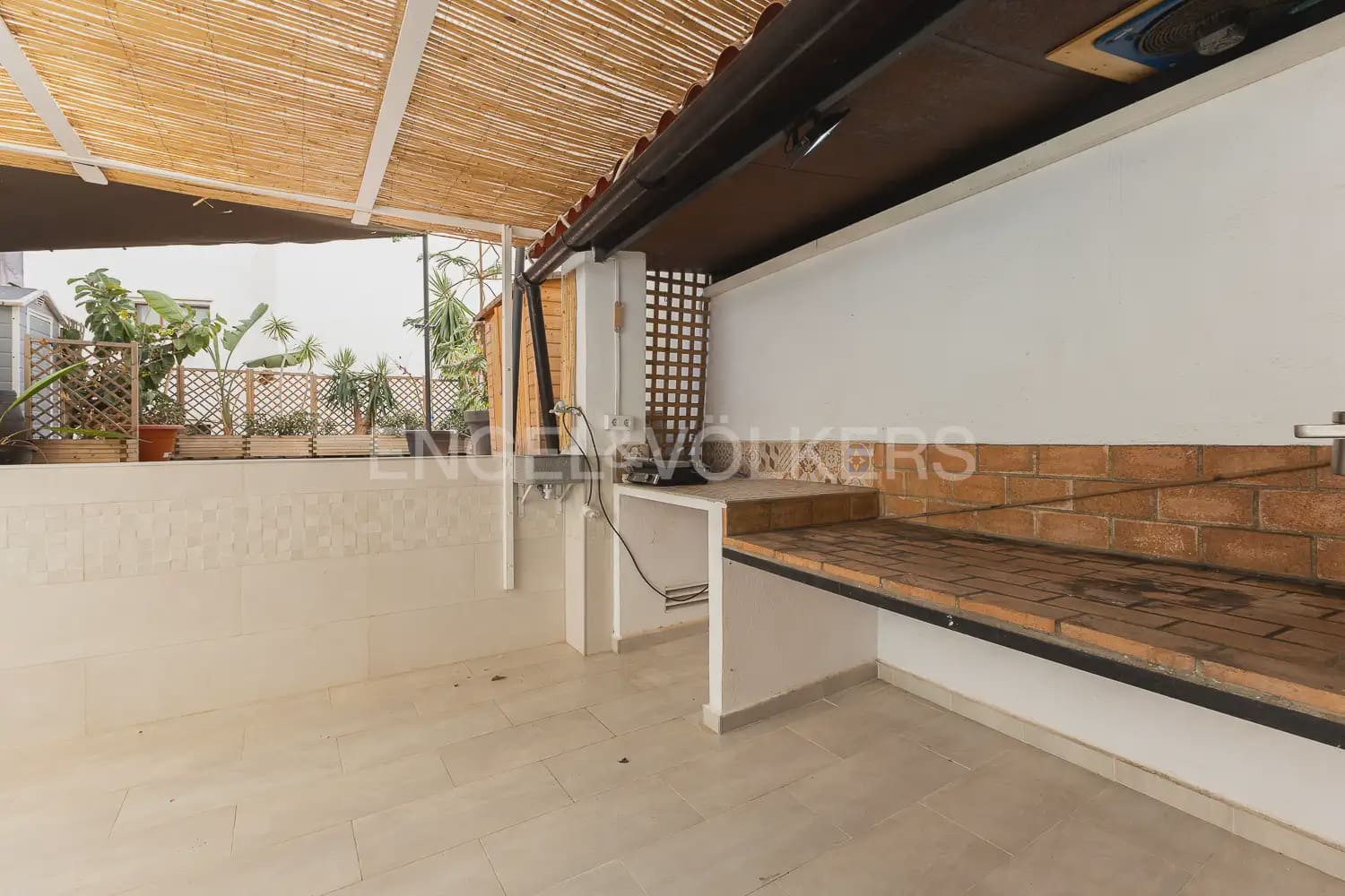 Piso de 2 habitaciones en València ciudad en alquiler - 1.300 € (Ref: 10155759)