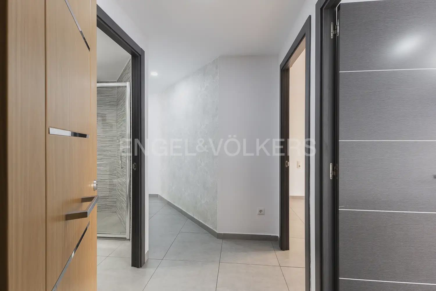 Piso de 2 habitaciones en València ciudad en alquiler - 1.300 € (Ref: 10155759)