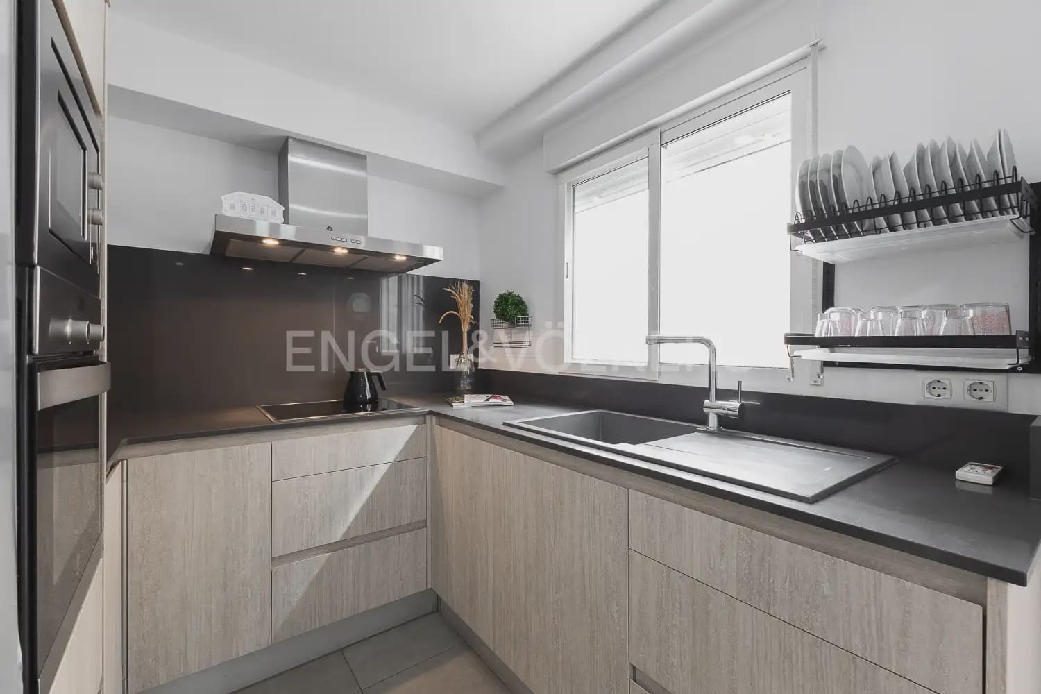 Piso de 2 habitaciones en València ciudad en alquiler - 1.300 € (Ref: 10155759)