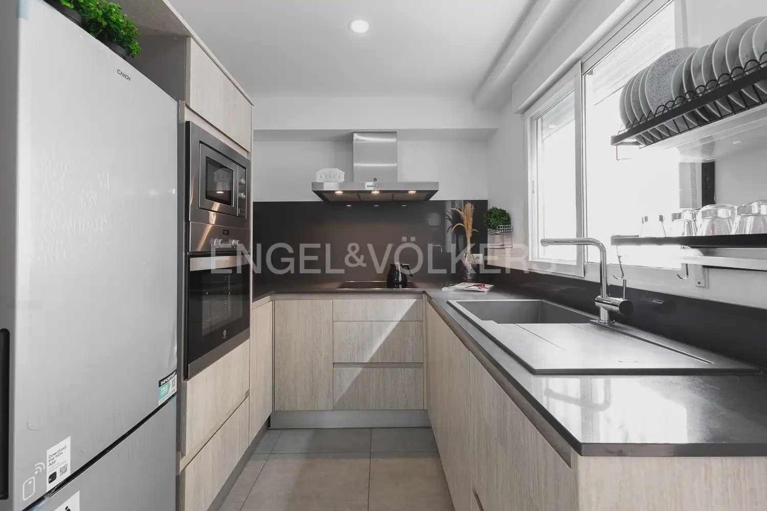 Piso de 2 habitaciones en València ciudad en alquiler - 1.300 € (Ref: 10155759)