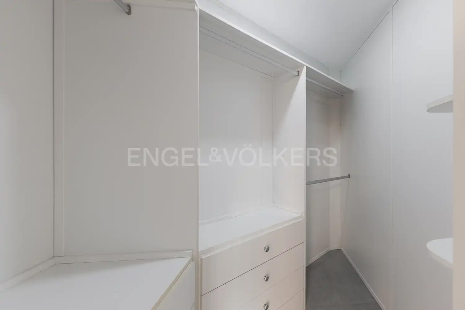 Piso de 2 habitaciones en València ciudad en alquiler - 1.300 € (Ref: 10155759)