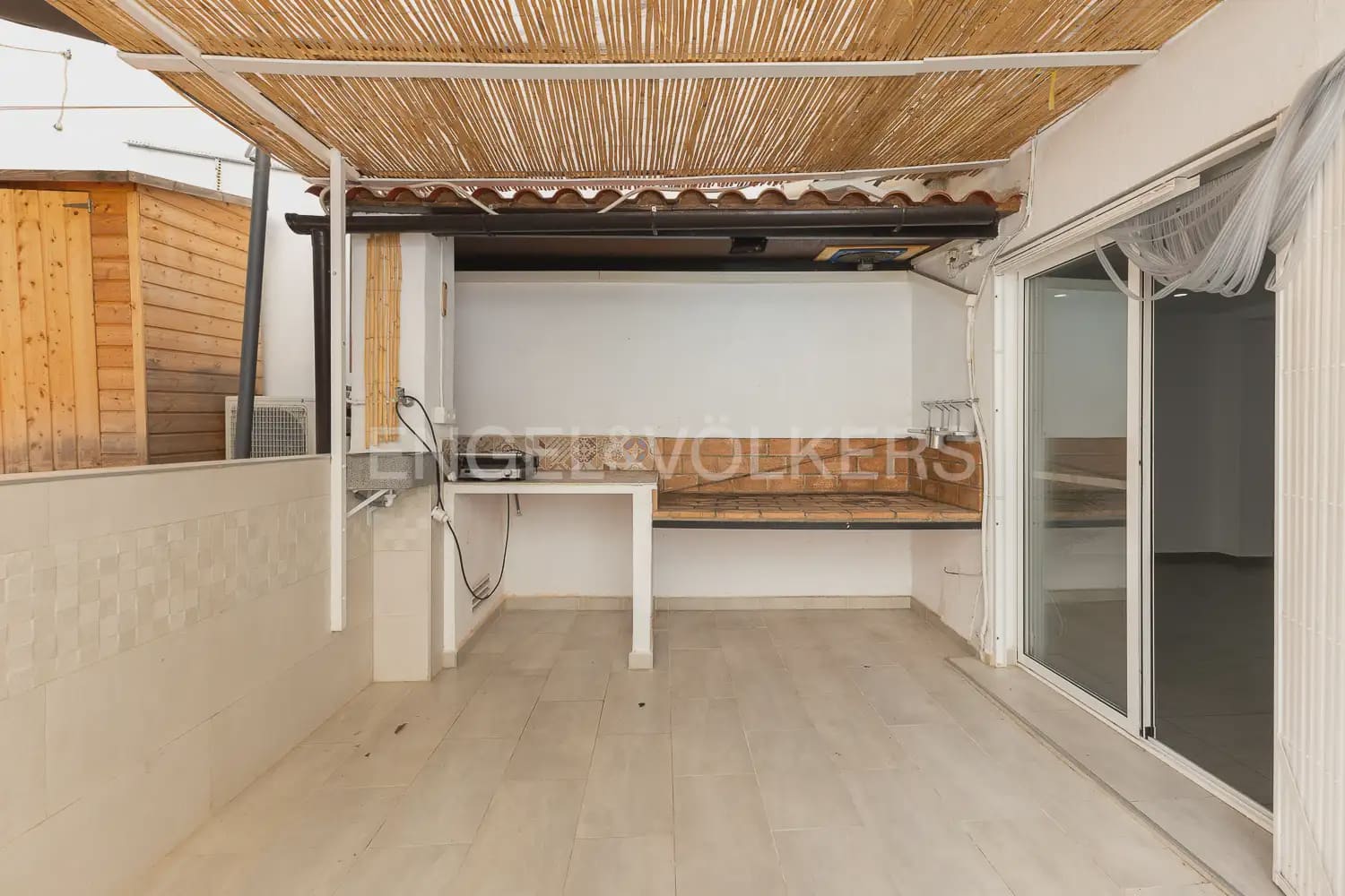 Piso de 2 habitaciones en València ciudad en alquiler - 1.300 € (Ref: 10155759)