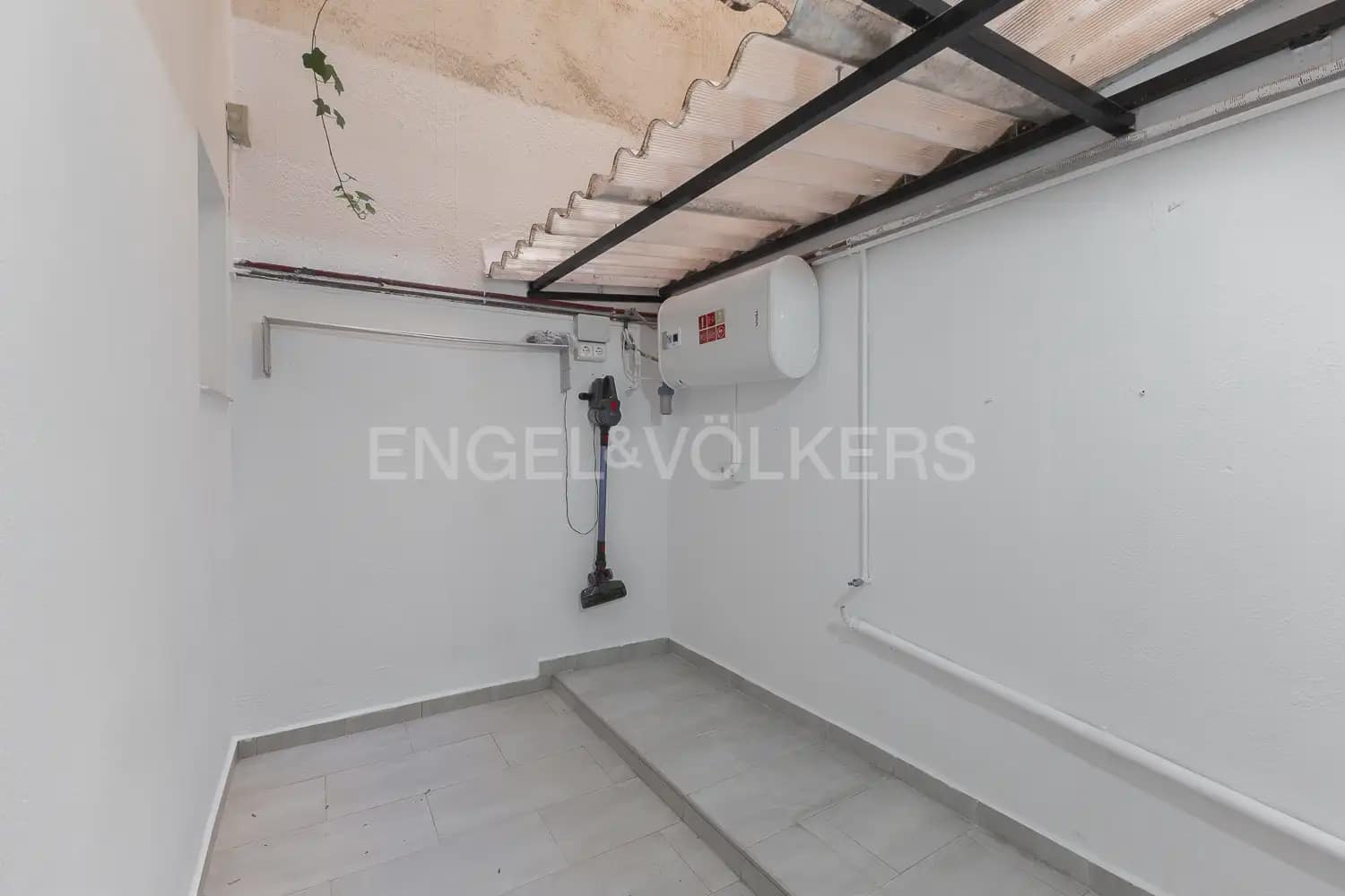 Piso de 2 habitaciones en València ciudad en alquiler - 1.300 € (Ref: 10155759)