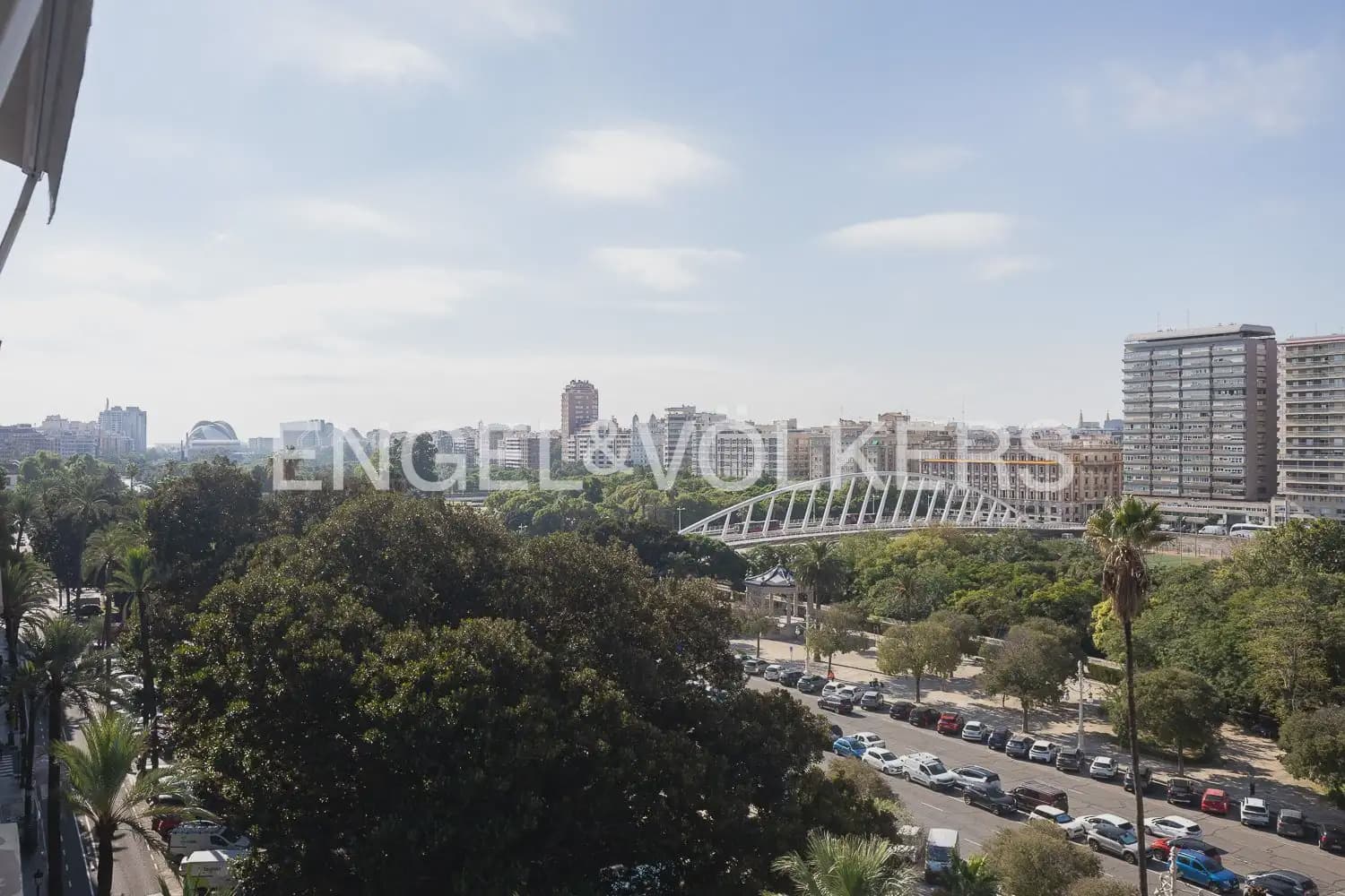 4 slaapkamer Flat te huur in Valencia stad - € 3.000 (Ref: 10156907)