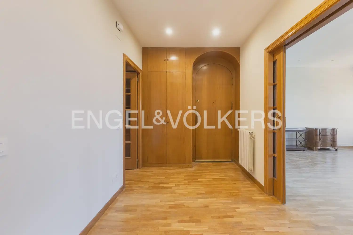 4 slaapkamer Flat te huur in Valencia stad - € 3.000 (Ref: 10156907)