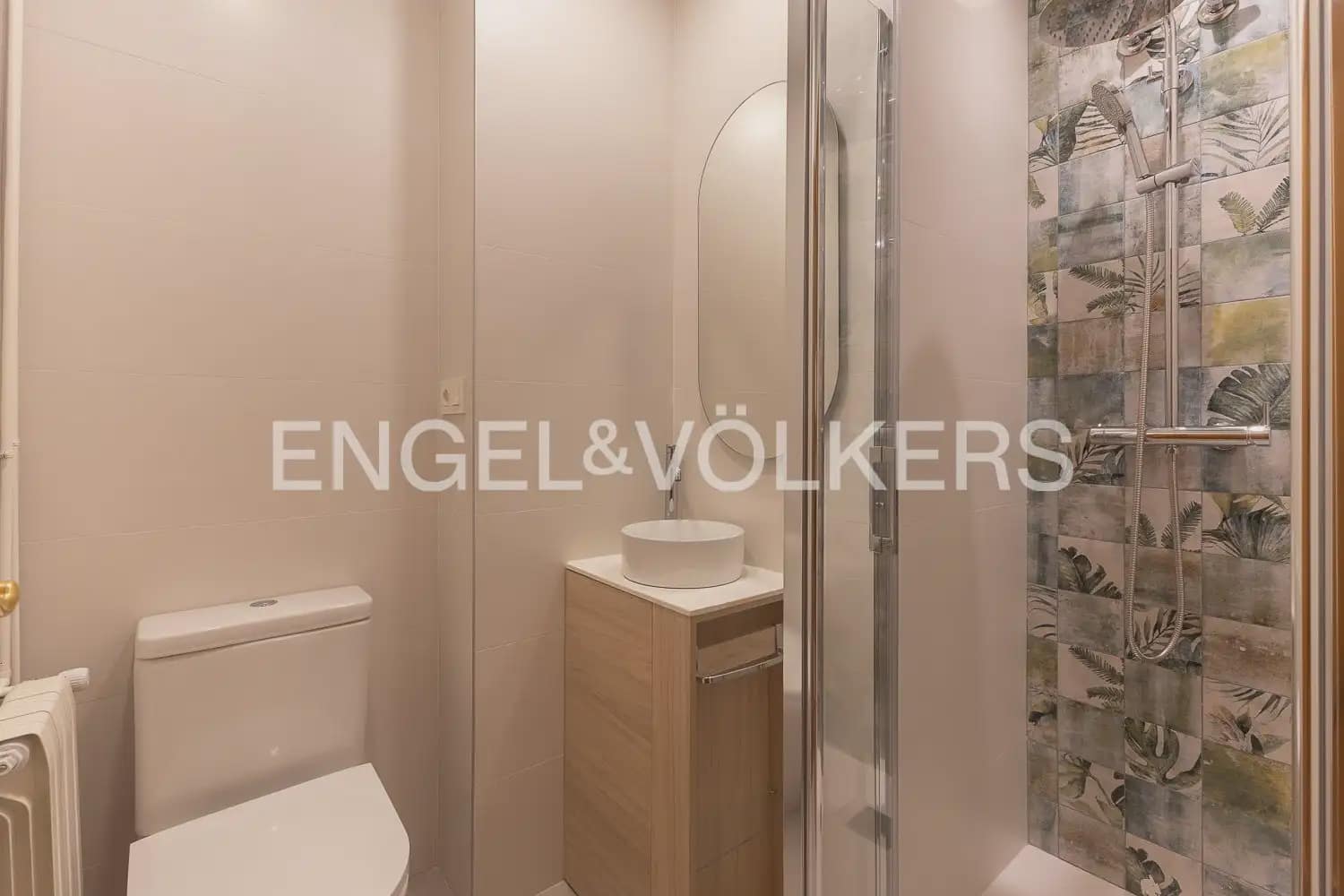 4 slaapkamer Flat te huur in Valencia stad - € 3.000 (Ref: 10156907)