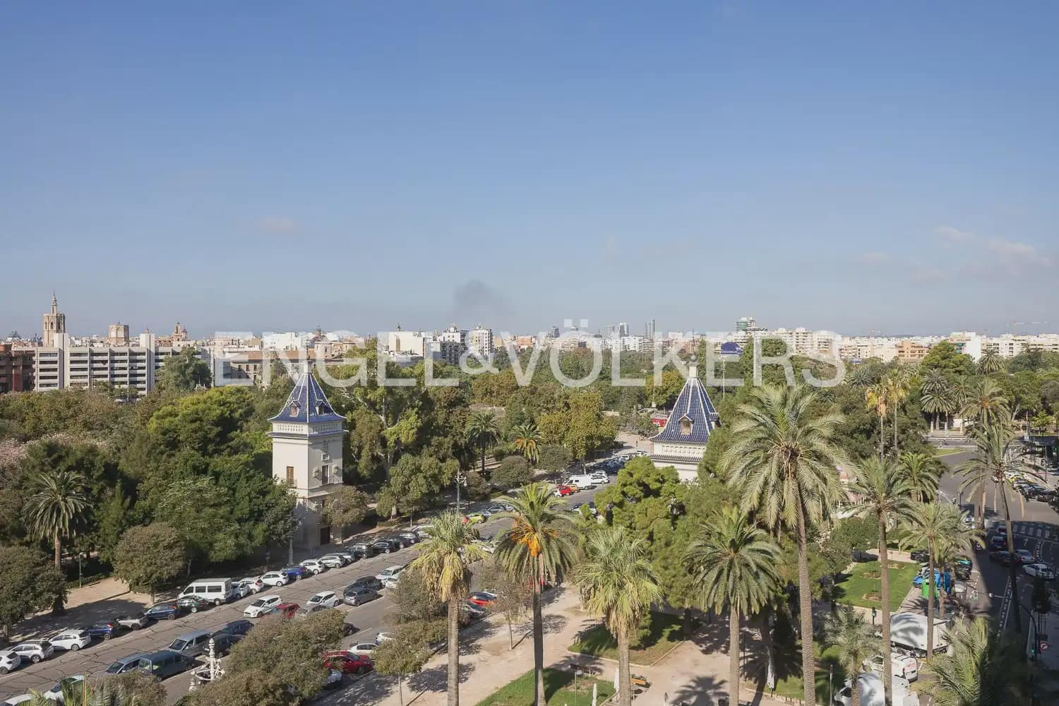 4 slaapkamer Flat te huur in Valencia stad - € 3.000 (Ref: 10156907)