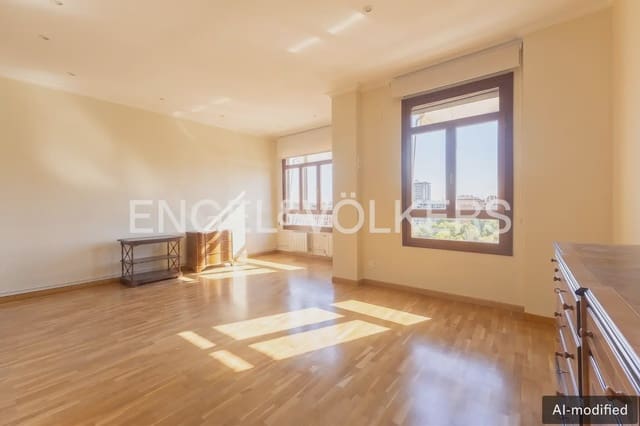 4 slaapkamer Flat te huur in Exposicio, Valencia stad - € 3.000 (Ref: 10156907)