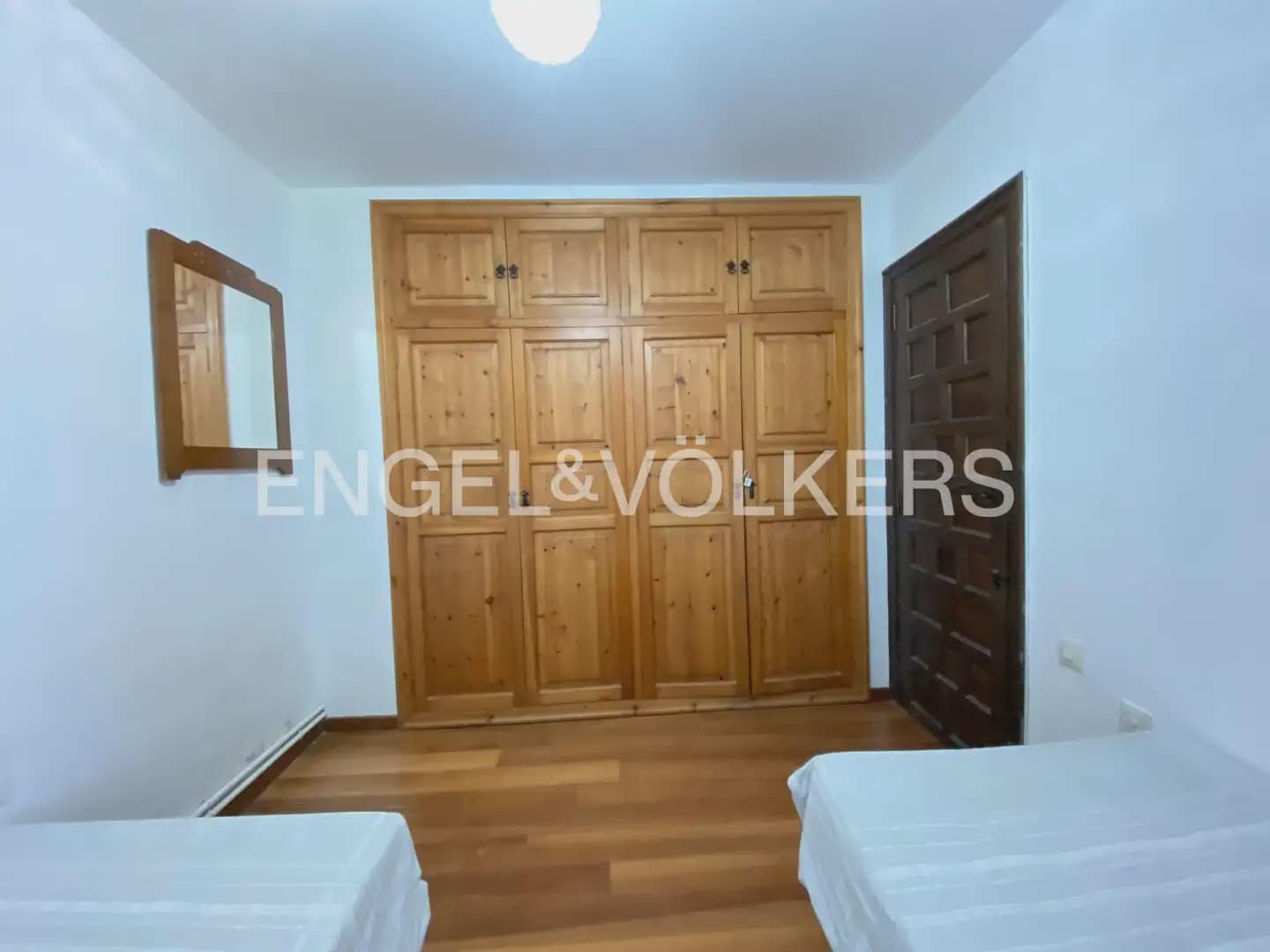 6 makuuhuone Rivitalo vuokrattavana paikassa Naquera mukana uima-altaan 
autotalli - 2 800 € (Ref: 10156908)