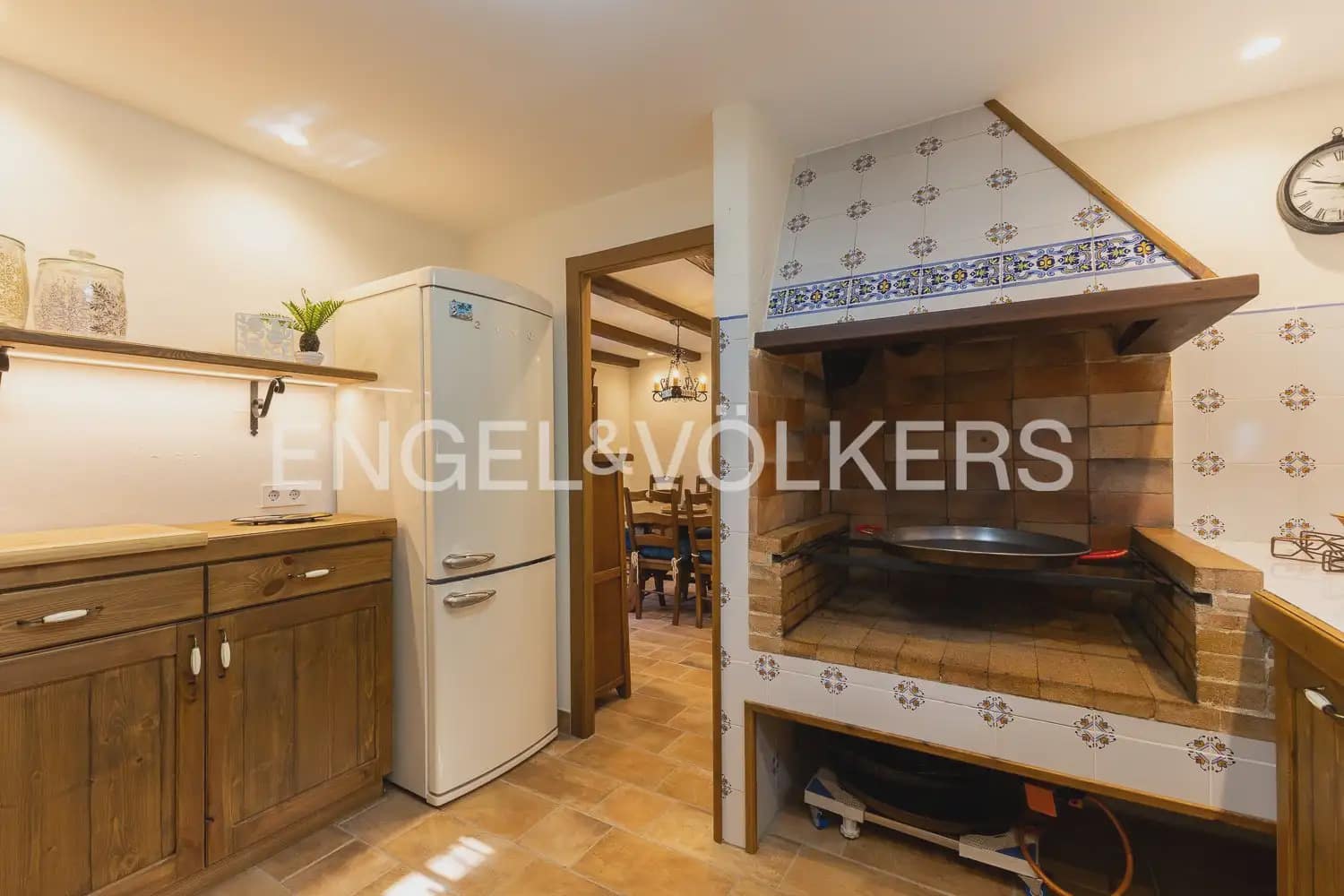 6 bedroom Villa for sale in Serra with pool garage - € 630,000 (Ref: 10156909)