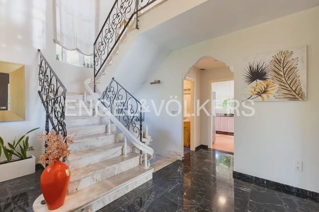 6 sypialnia Willa na sprzedaż w Serra z basenem garażem - 630 000 € (Ref: 10156909)
