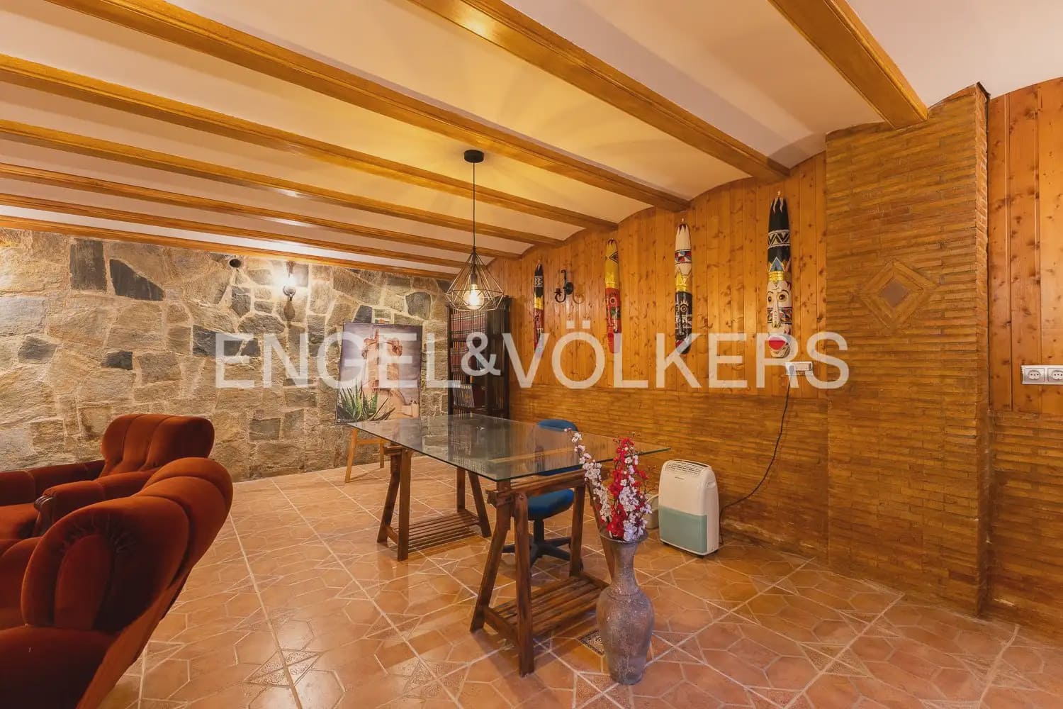 6 bedroom Villa for sale in Serra with pool garage - € 630,000 (Ref: 10156909)