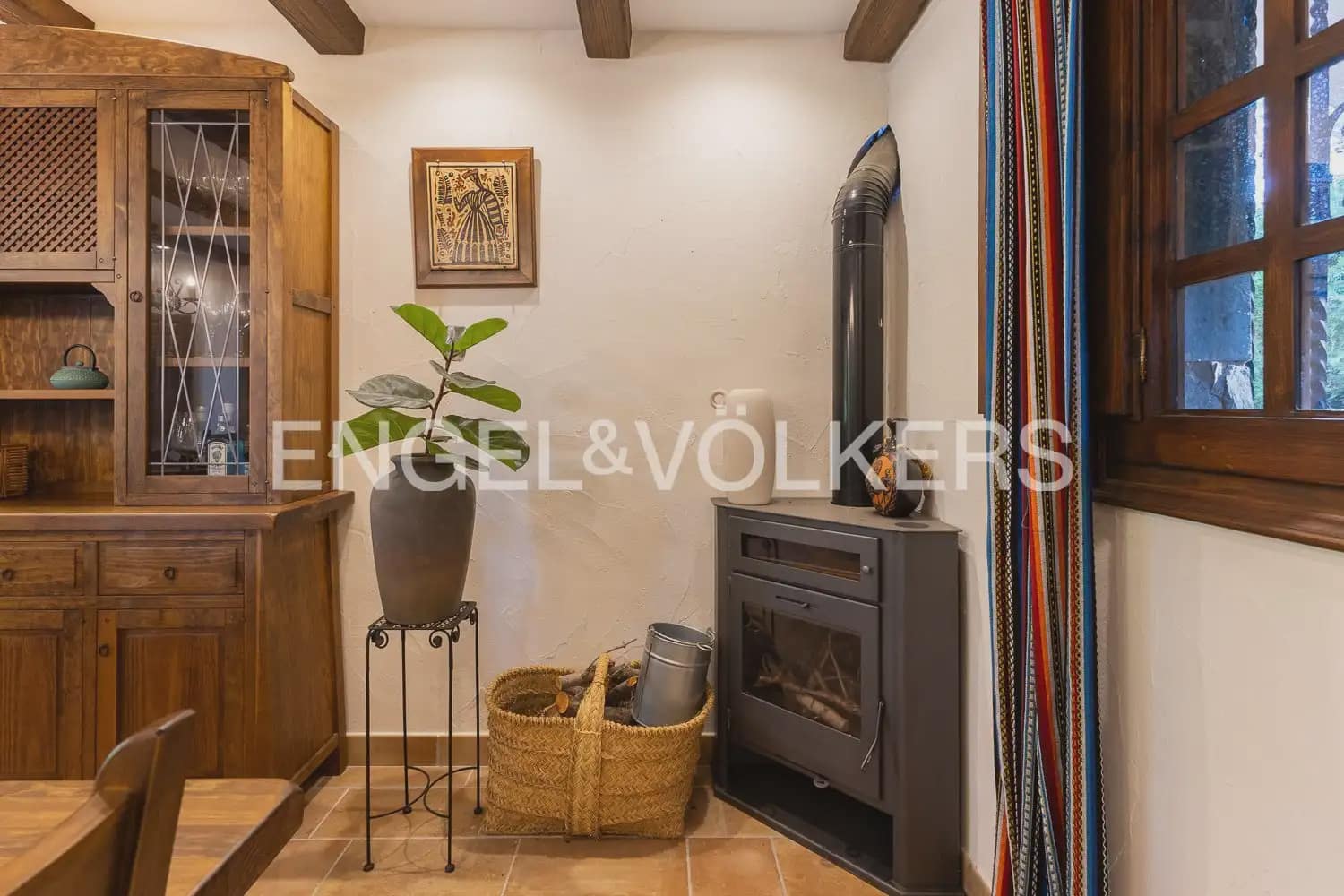 6 bedroom Villa for sale in Serra with pool garage - € 630,000 (Ref: 10156909)
