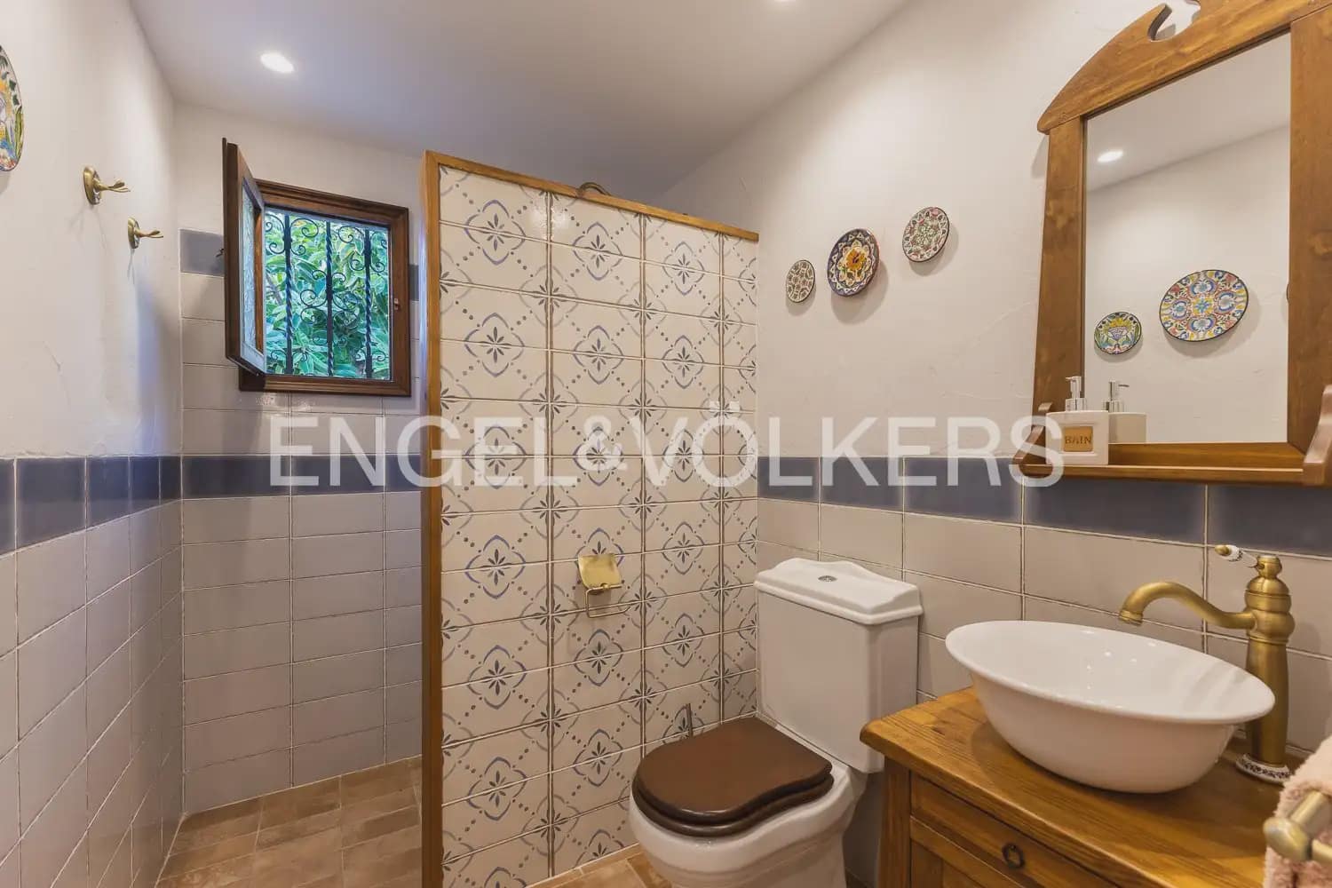 6 bedroom Villa for sale in Serra with pool garage - € 630,000 (Ref: 10156909)