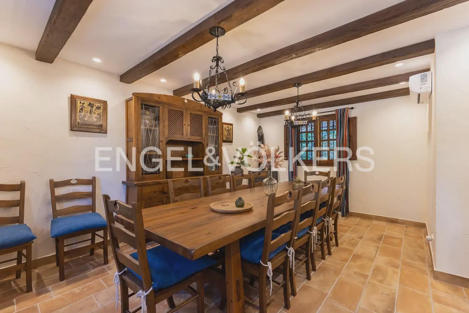 6 bedroom Villa for sale in Serra with pool garage - € 630,000 (Ref: 10156909)