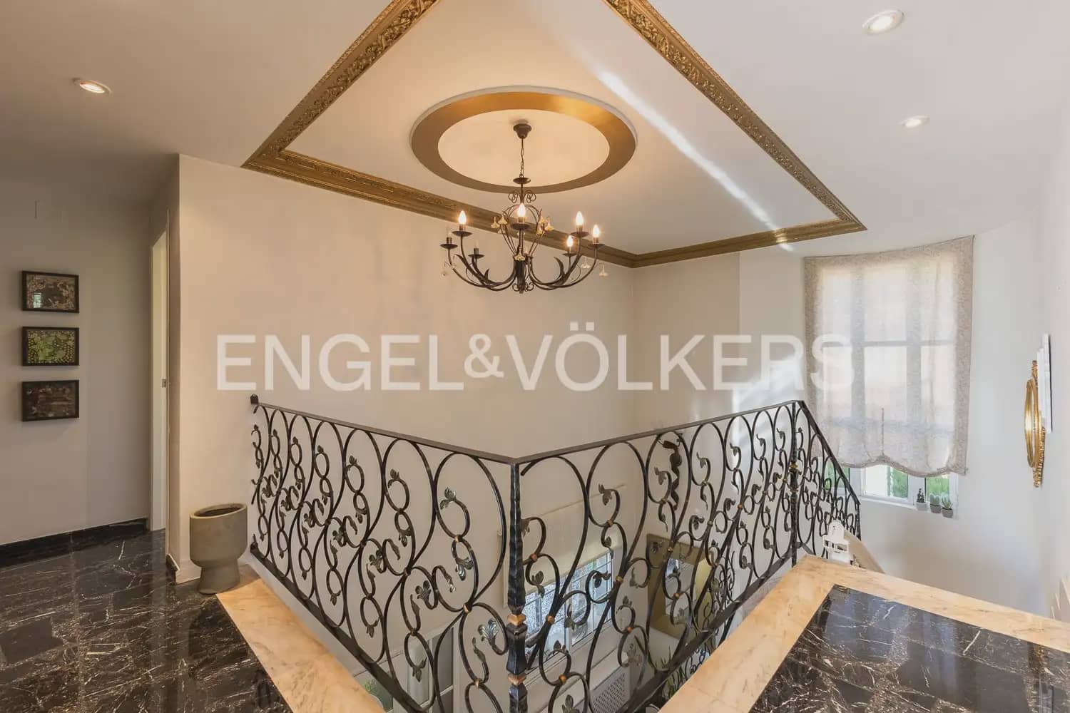 6 bedroom Villa for sale in Serra with pool garage - € 630,000 (Ref: 10156909)