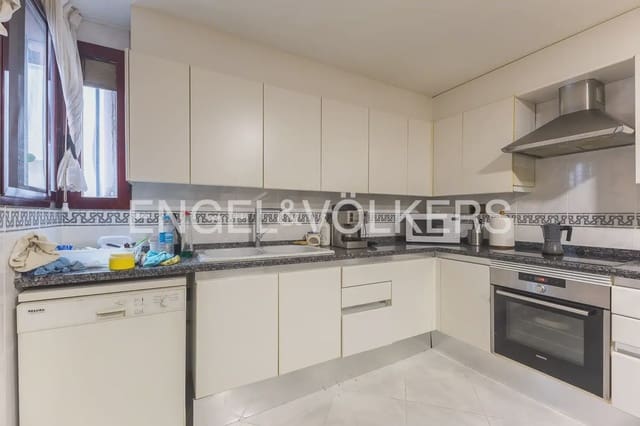 5 soveværelse Lejlighed til salg i Exposicio, Valencia by med garage - € 860.000 (Ref: 10158651)