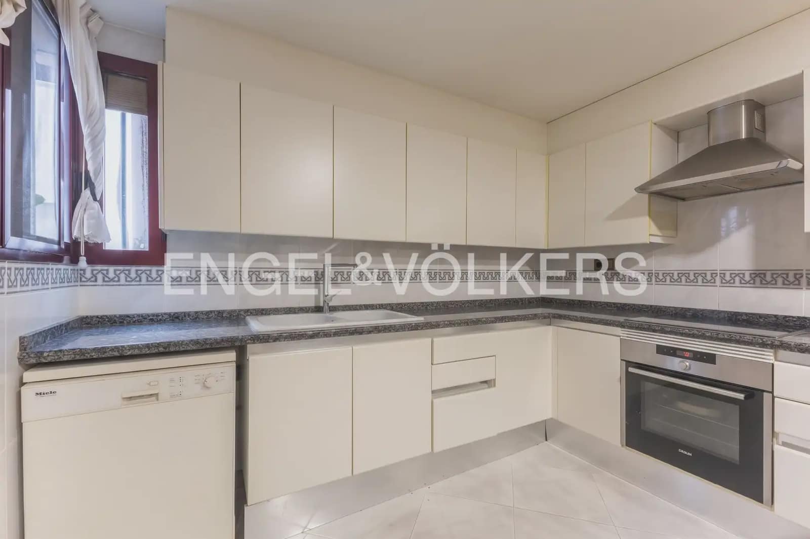 5 soveværelse Lejlighed til salg i Valencia by med garage - € 860.000 (Ref: 10158651)