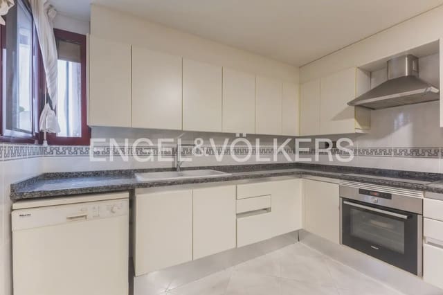 5 soveværelse Lejlighed til salg i Exposicio, Valencia by med garage - € 860.000 (Ref: 10158651)