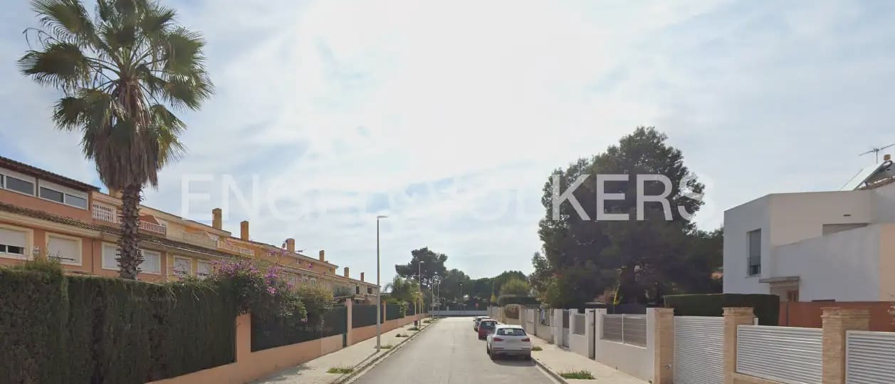 4 bedroom Terraced Villa for rent in Moncada with pool garage - € 2,000 (Ref: 10158652)