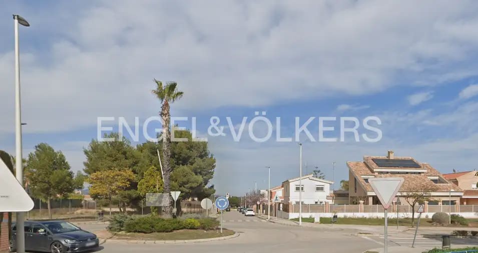 4 bedroom Terraced Villa for rent in Moncada with pool garage - € 2,000 (Ref: 10158652)