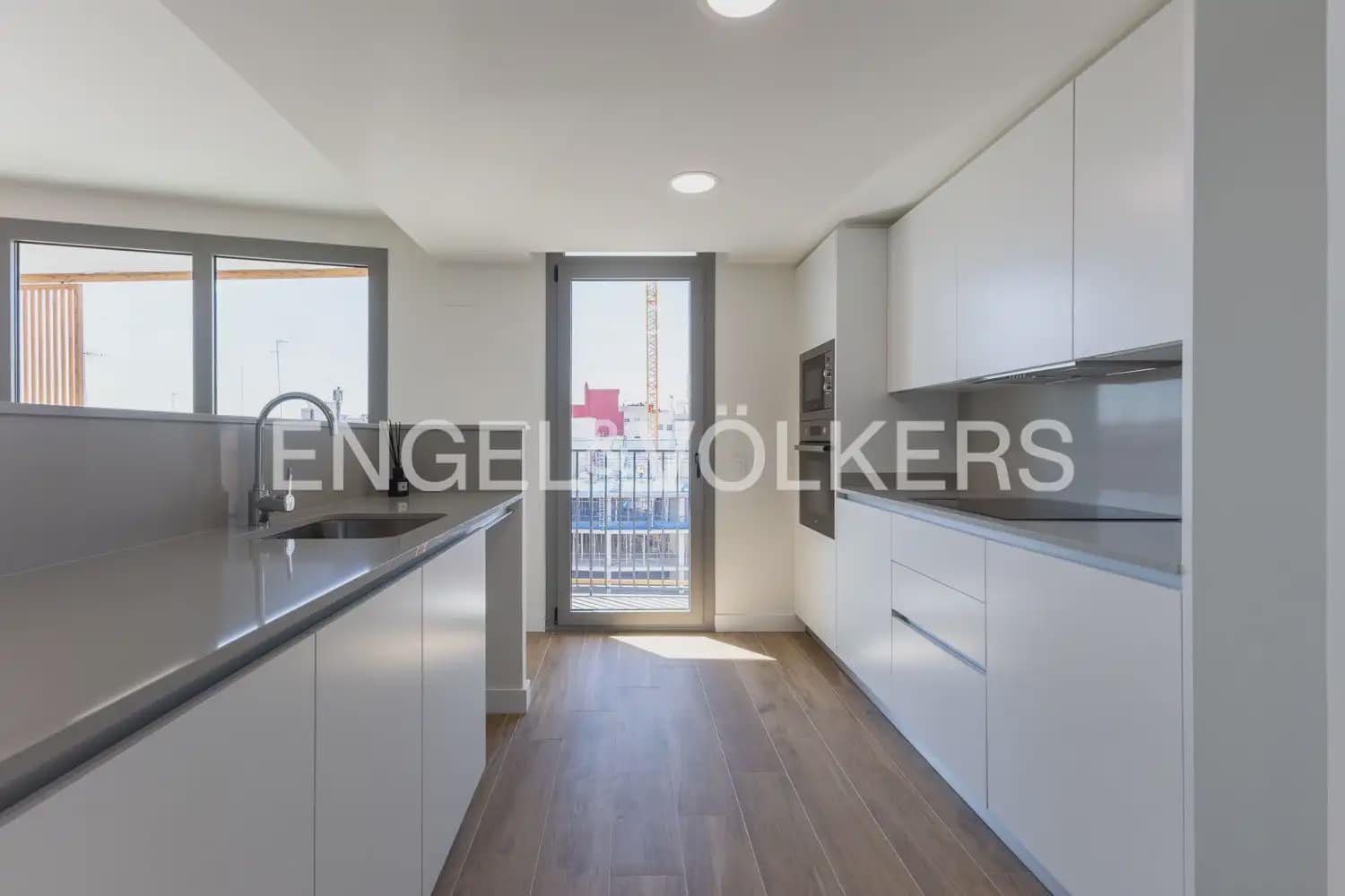 3 sovrum Lägenhet att hyra i Valencia stad med garage - 1 600 € (Ref: 10158749)