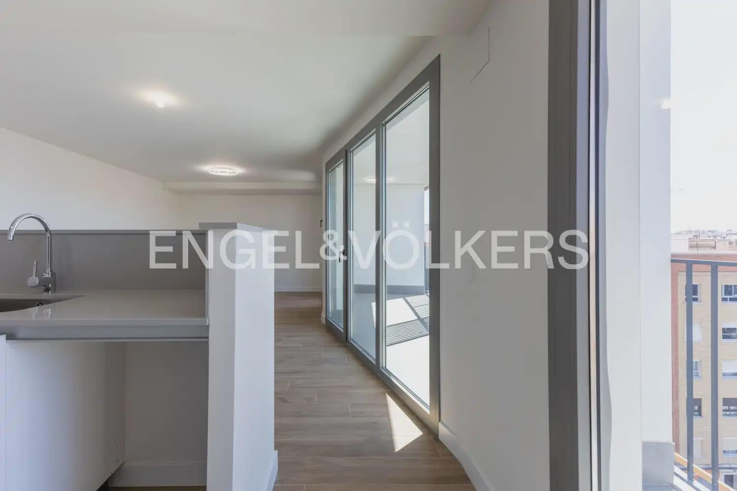 3 sovrum Lägenhet att hyra i Valencia stad med garage - 1 600 € (Ref: 10158749)