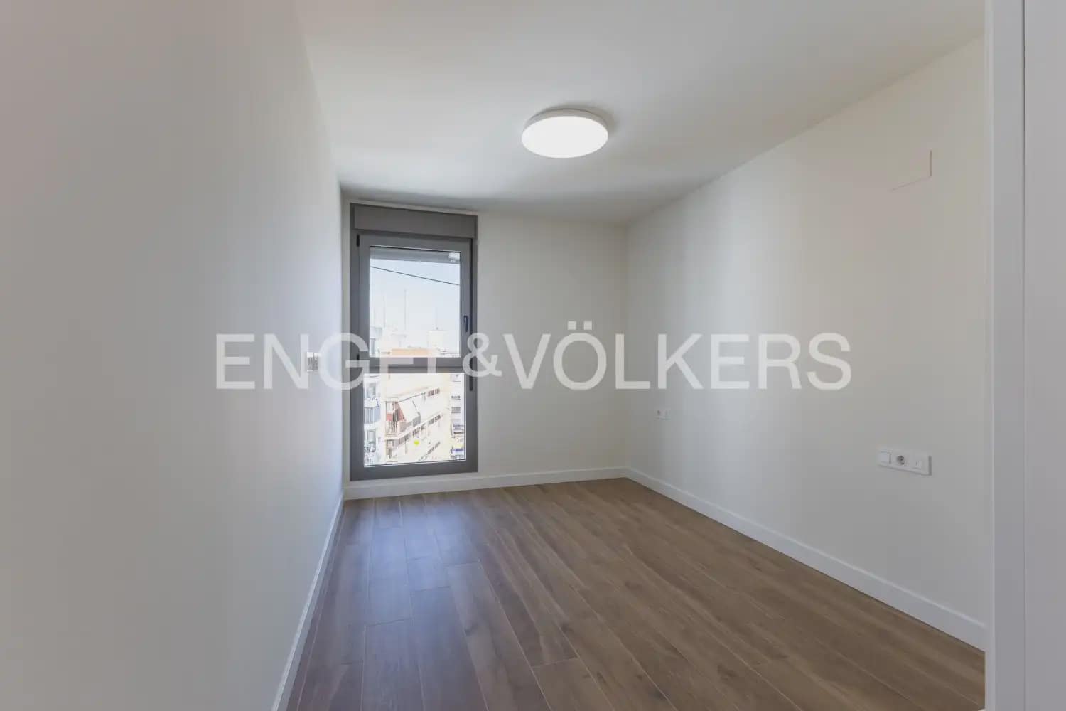 3 sovrum Lägenhet att hyra i Valencia stad med garage - 1 600 € (Ref: 10158749)
