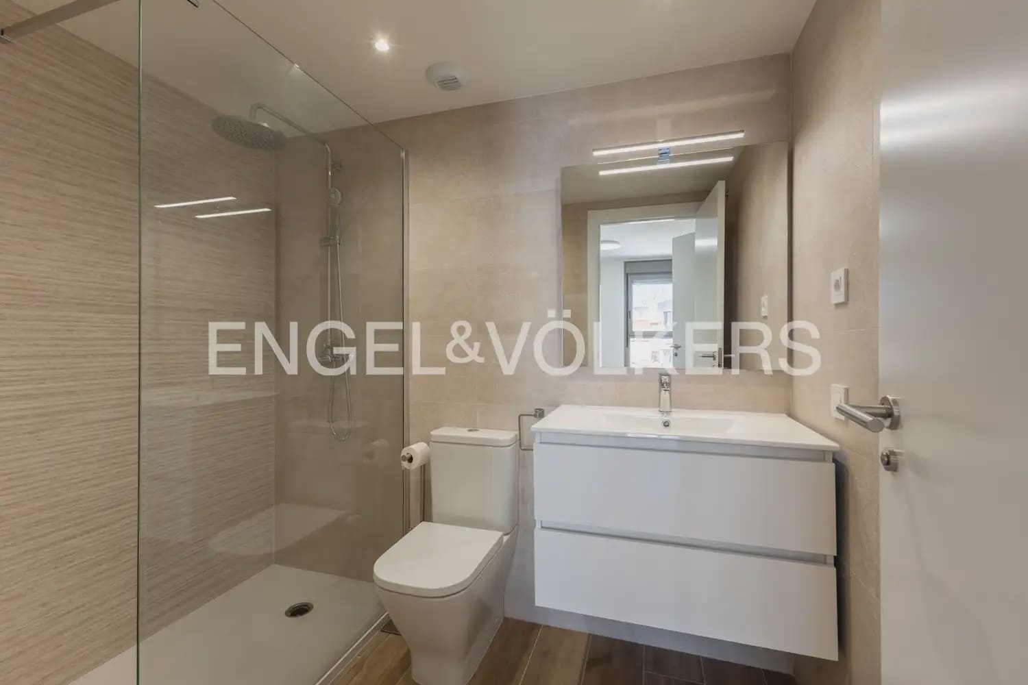 3 sovrum Lägenhet att hyra i Valencia stad med garage - 1 600 € (Ref: 10158749)