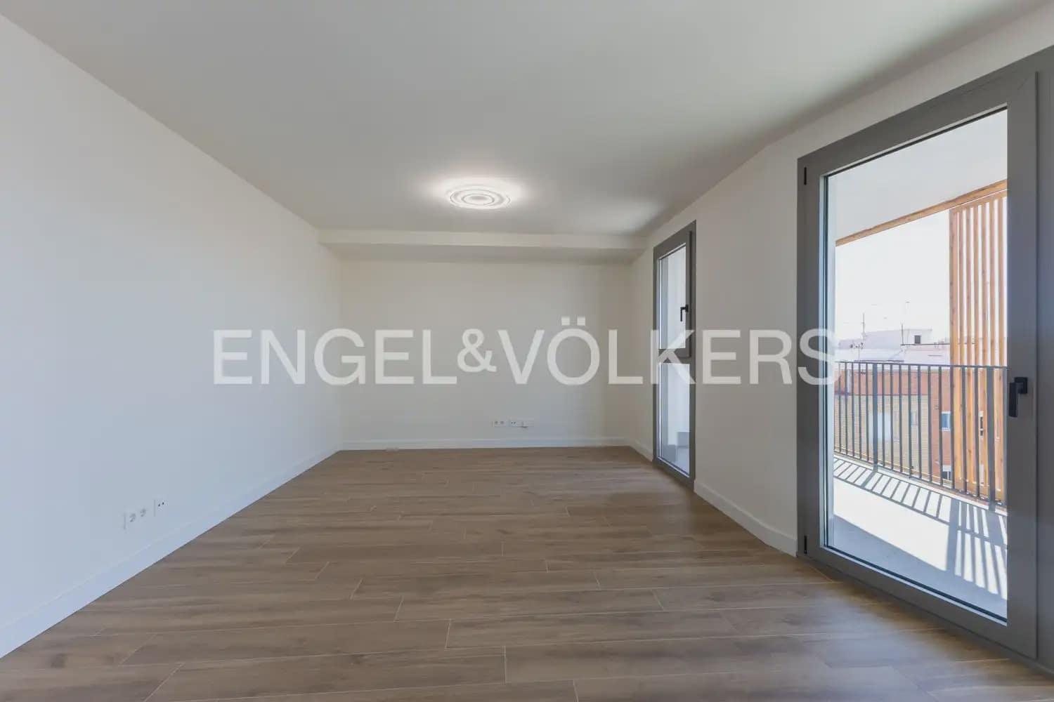 3 sovrum Lägenhet att hyra i Valencia stad med garage - 1 600 € (Ref: 10158749)