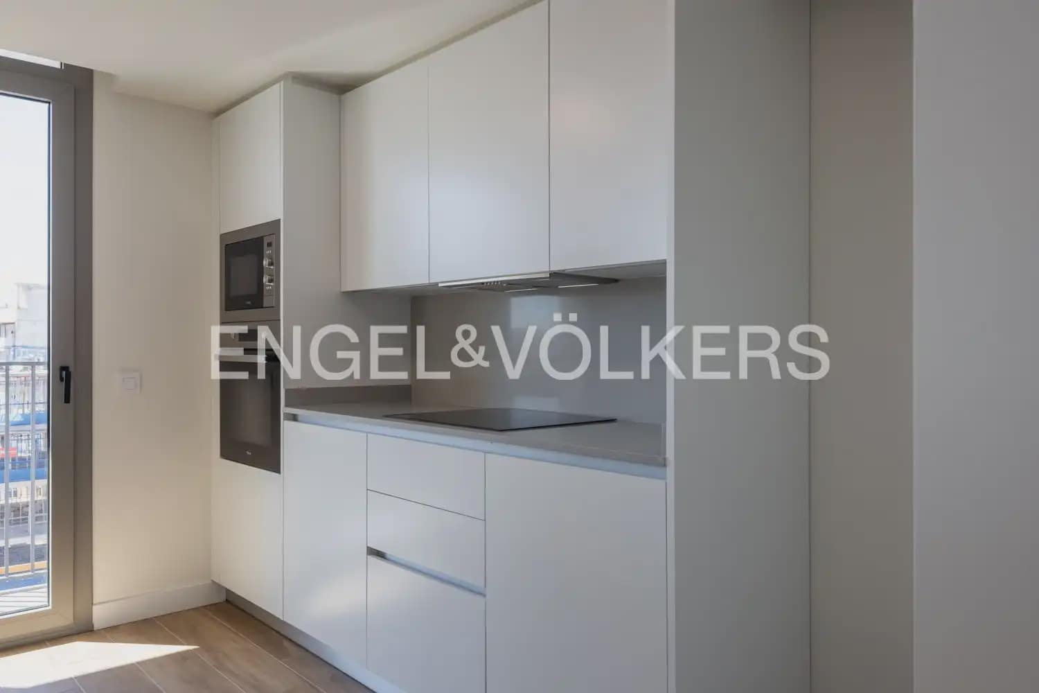3 sovrum Lägenhet att hyra i Valencia stad med garage - 1 600 € (Ref: 10158749)